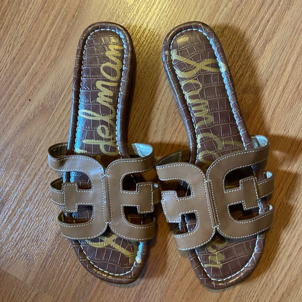 Barely worn cute and comfy brown sandals